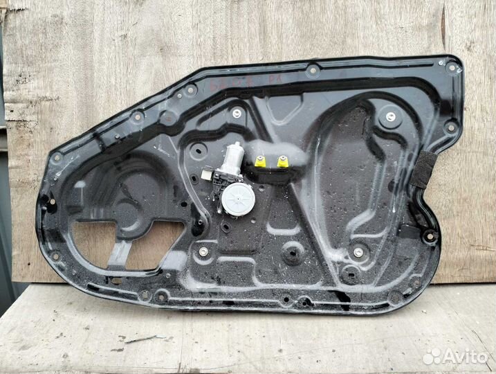 Infiniti G35 - Стеклоподъемник передний правый Б/У