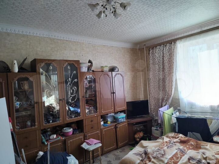 2-к. квартира, 48 м², 1/3 эт.