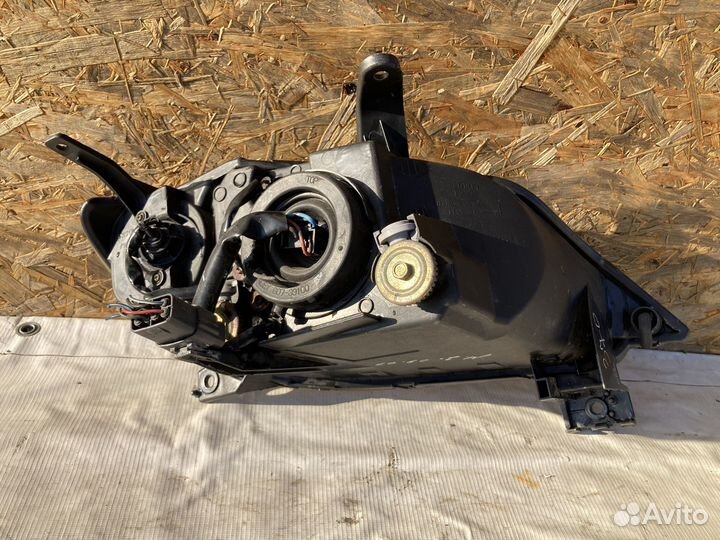 Фара левая Mazda 2