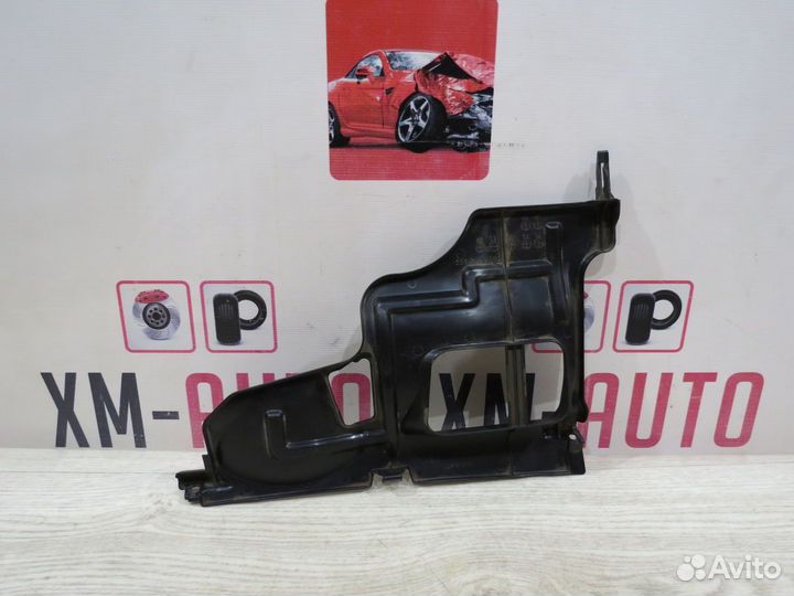 Накладка консоли задняя правая Toyota Corolla 150