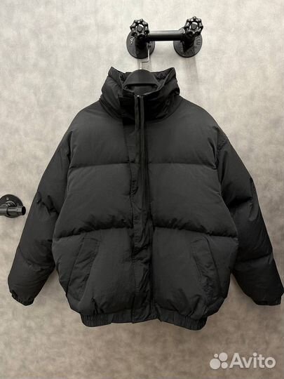 Пуховик Fear Of God Essentials дутый (хит 2025)