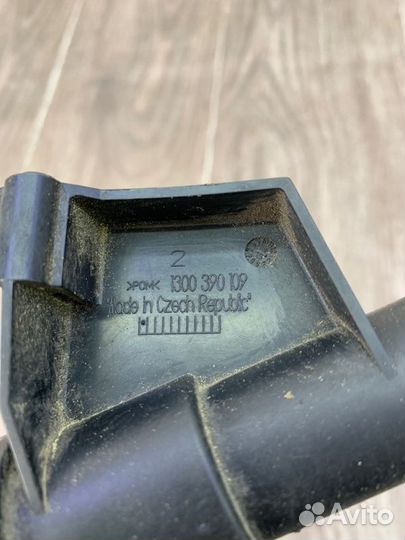 Форсунка омывателя фар передняя правая Volvo V50