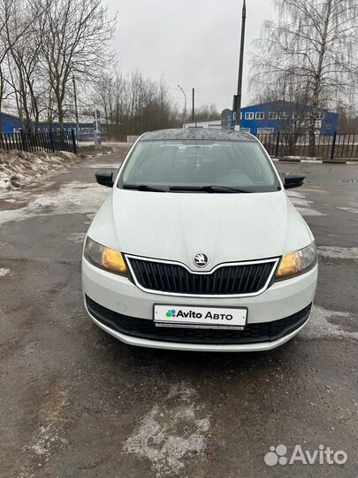 Skoda Rapid 1.6 МТ, 2018, битый, 127 000 км