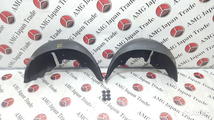 Задние локеры(подкрылки) на Mercedes-Benz R129 SL