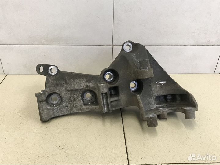 Кронштейн генератора Duster 2012