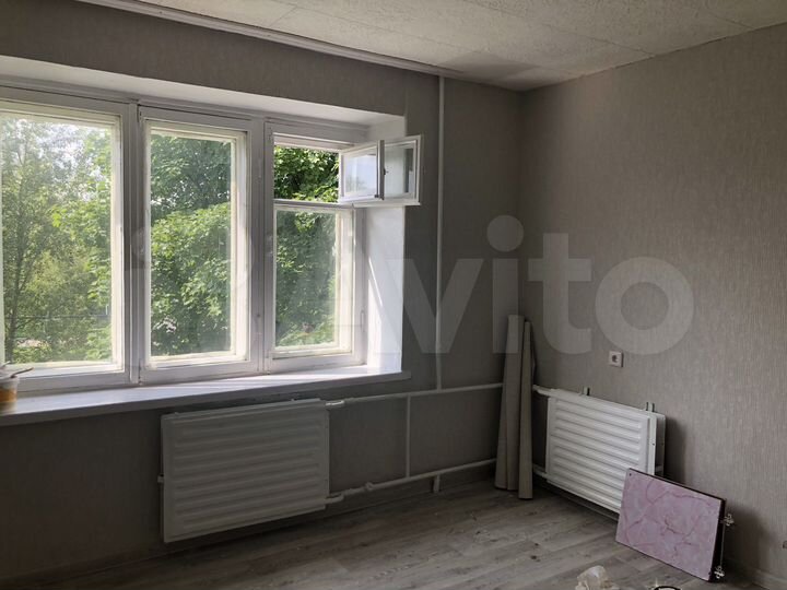 Комната 14 м² в 9-к., 3/5 эт.