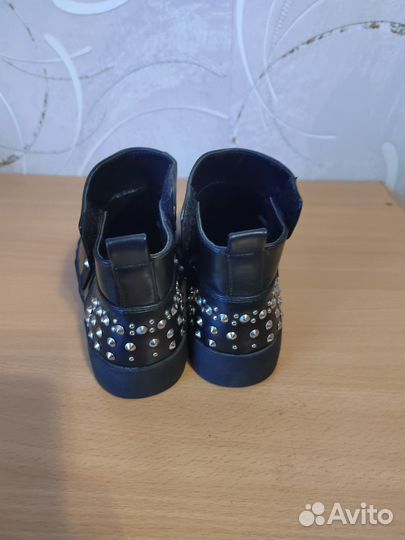 Ботинки для девочки