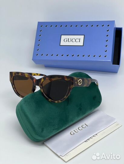 Солнцезащитные очки Gucci