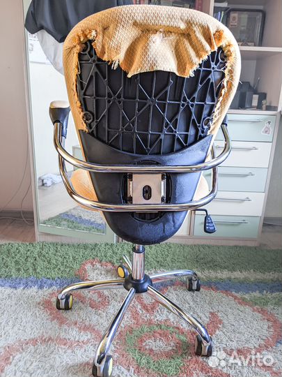 Компьютерное кресло