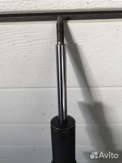 Амортизатор перед мерседес W 221,W 216