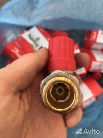 Клапан запорный