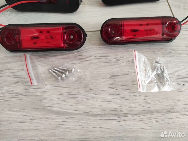 Фонарь боковой 12V 3 диода красный и белый