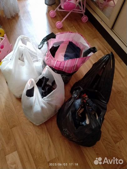 Вещи и обувь пакетом 42