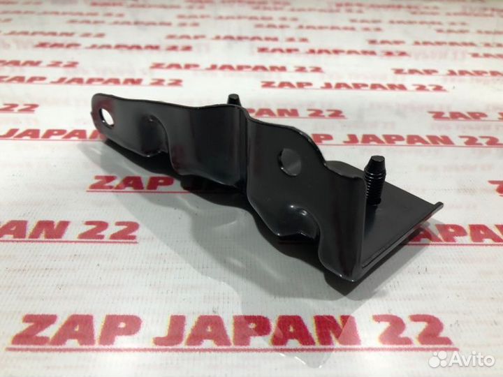 Кронштейн Toyota Land Cruiser 100