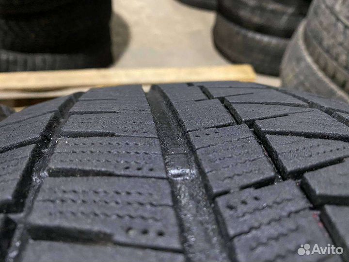 Bridgestone Blizzak Revo GZ 225/45 R19