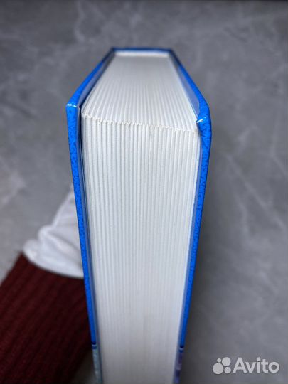 Книга (есть загрязнения)