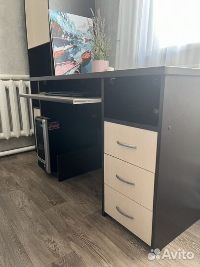 Компьютерный стол