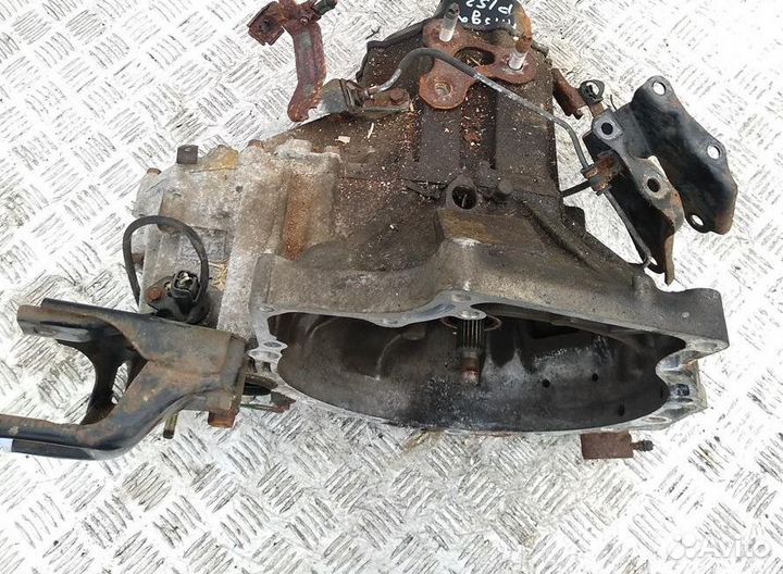 Кпп 5-ст. механическая б/у для Mazda 323 P