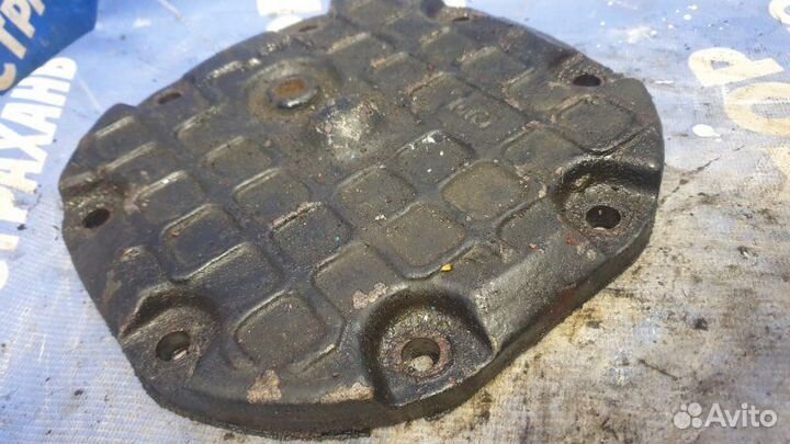 Крышка бортового редуктора. Маз 5337 грузовой