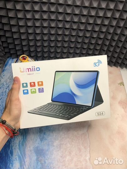 Планшет с клавиатурой и стилусом