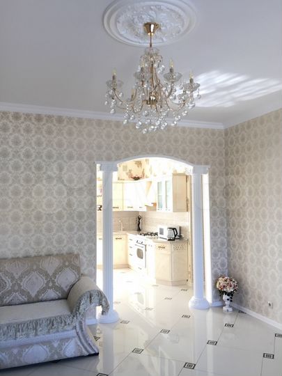 2-к. квартира, 70 м², 1/3 эт.