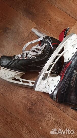 Хоккейные коньки bauer