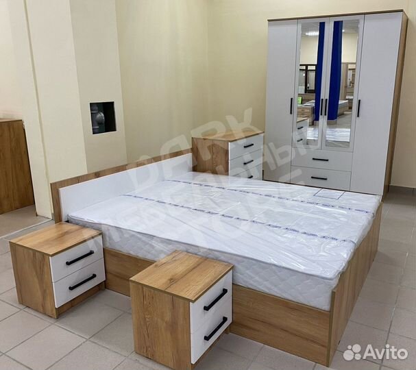 Спальный гарнитур