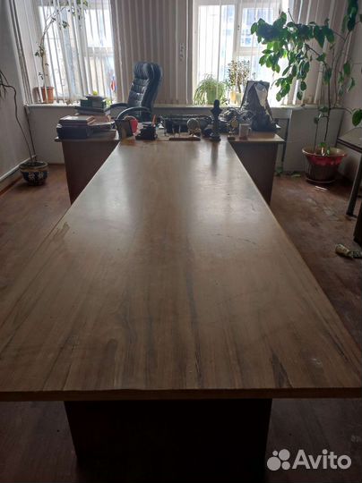 Стол для кабинета или офиса