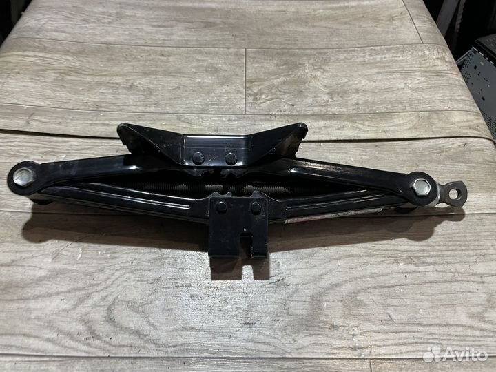 Домкрат Kia Sportage 3 SL