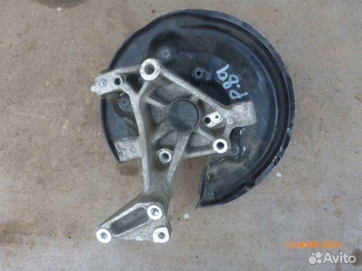 Кулак задний левый Volkswagen Passat Cc 1.6