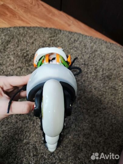 Роликовые коньки