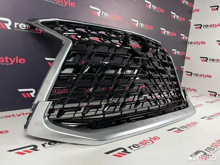 Решетка радиатора Lexus LX570 с16г Heritage U2358