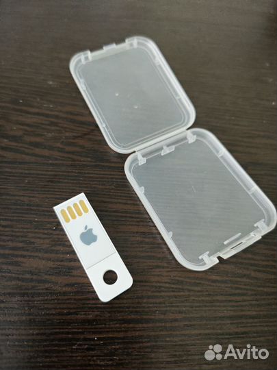 Apple USB флешка на 8гб с Mac OS