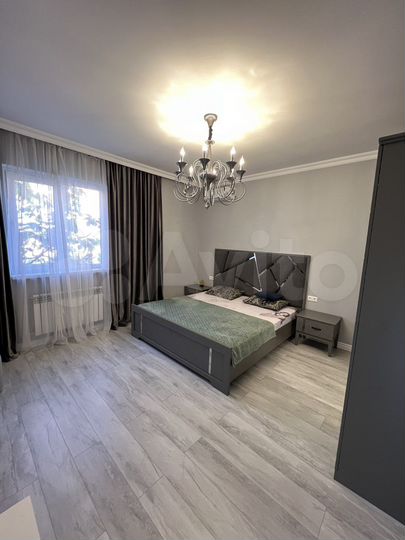 Комната 18 м² в 5-к., 1/1 эт.