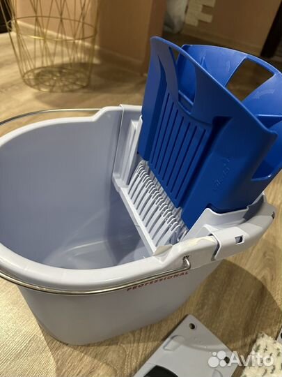 Ведро с отжимом и шваброй