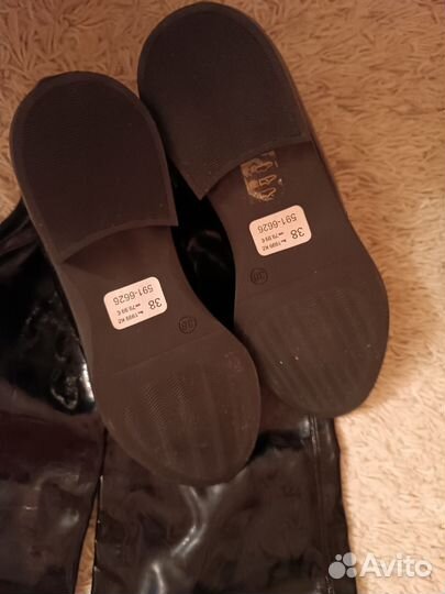 Сапоги лаковые демисезонные 37 размера