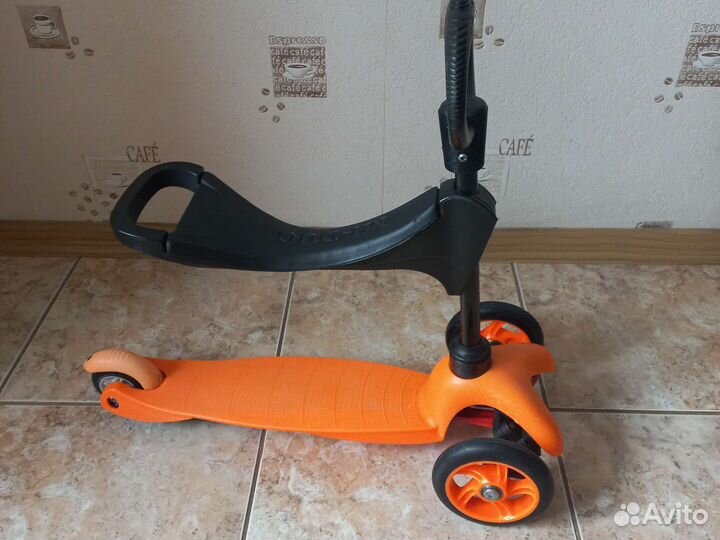 Самокат и беговел два в одном