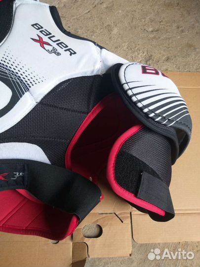 Нагрудник хоккейный bauer