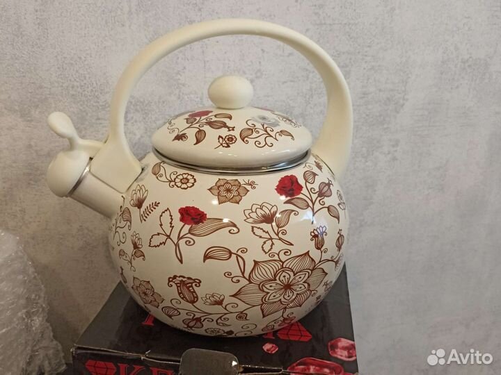 Чайник эмалированный со свистком. 2.5л