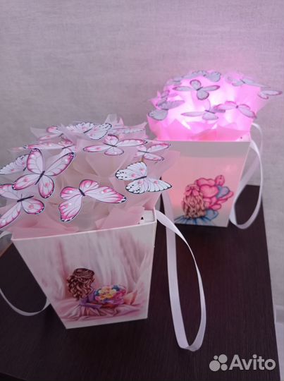 Светящиеся коробочки с бабочками