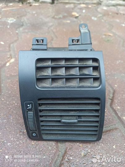 Touran 1 2007г.в воздуховодов правый 1T0 819 704B