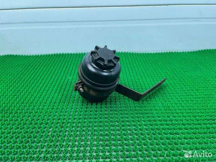 Бачок гидроусилителя Chevrolet Niva 1 2007