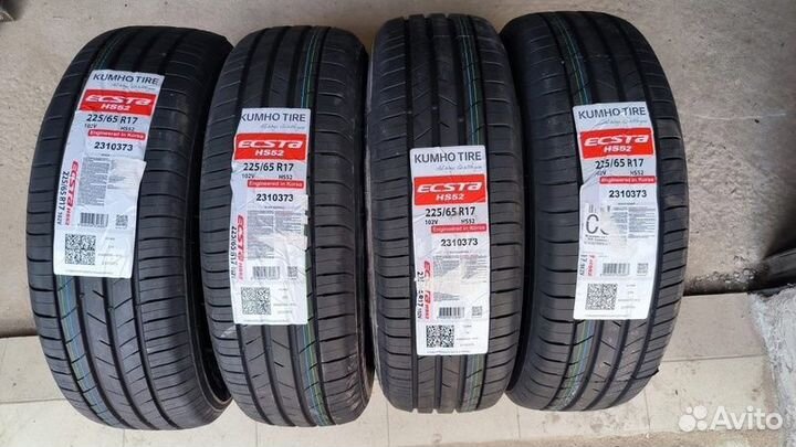 Kumho Ecsta HS52 225/50 R18 99W
