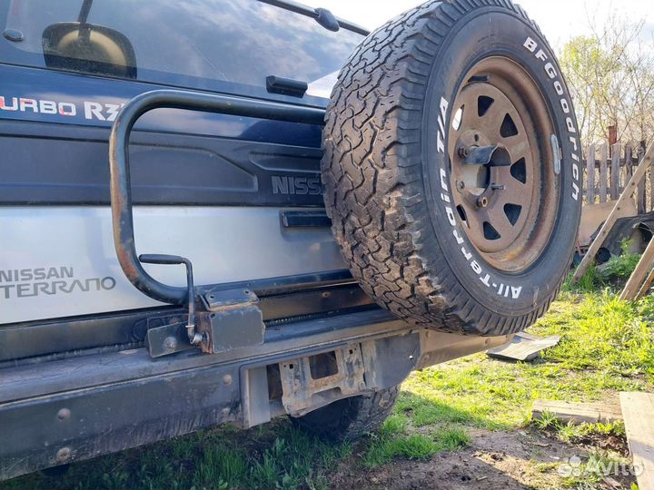 Terrano wd21 (калитка) Кронштейн запасного колеса