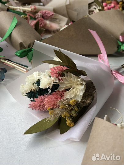 Миниатюрные букеты из сухоцветов