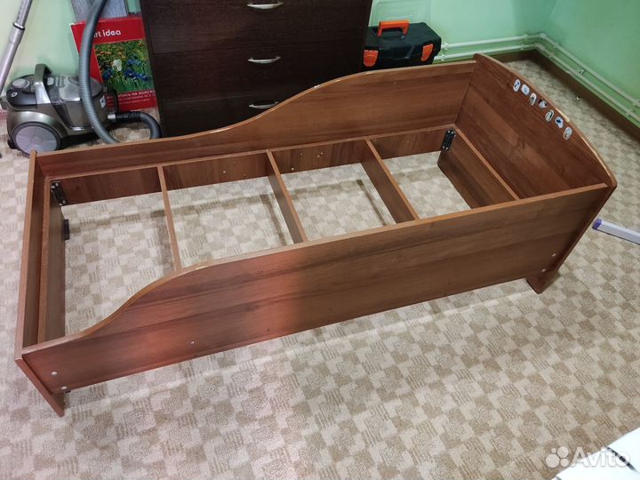 Детская кровать с матрасом