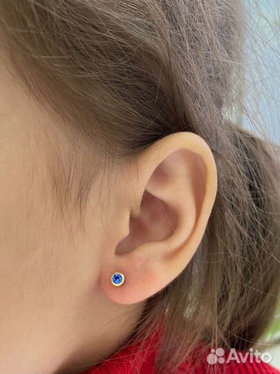 Прокол ушей. studex