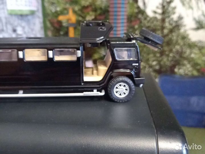 Коллекционные машинки 1: 32