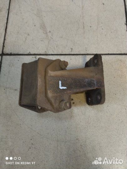 Подушка двигателя левая Ваз LADA 2107 2106