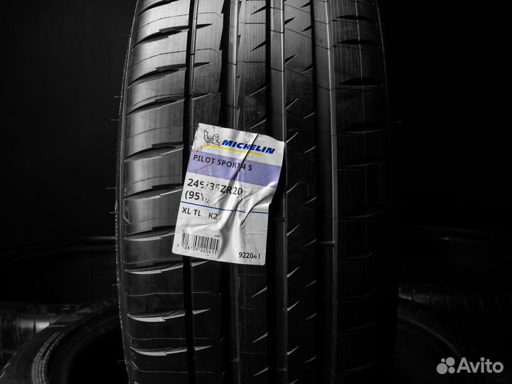 Michelin Pilot Sport 4 S 245/35 R20 и 285/35 R20 90Y